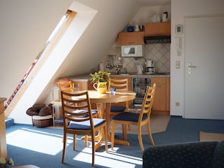 Küchenecke gegenüber der Wohnzimmerseite