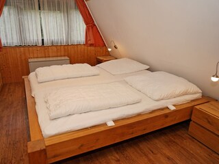 Schlafzimmer I: mit Doppelbett