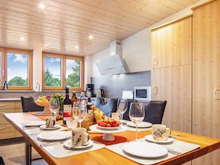 Esszimmer mit Küche