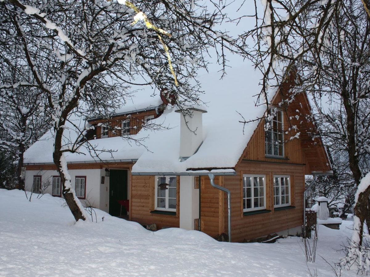 Romantikstöckl altes Gehöft im Winter