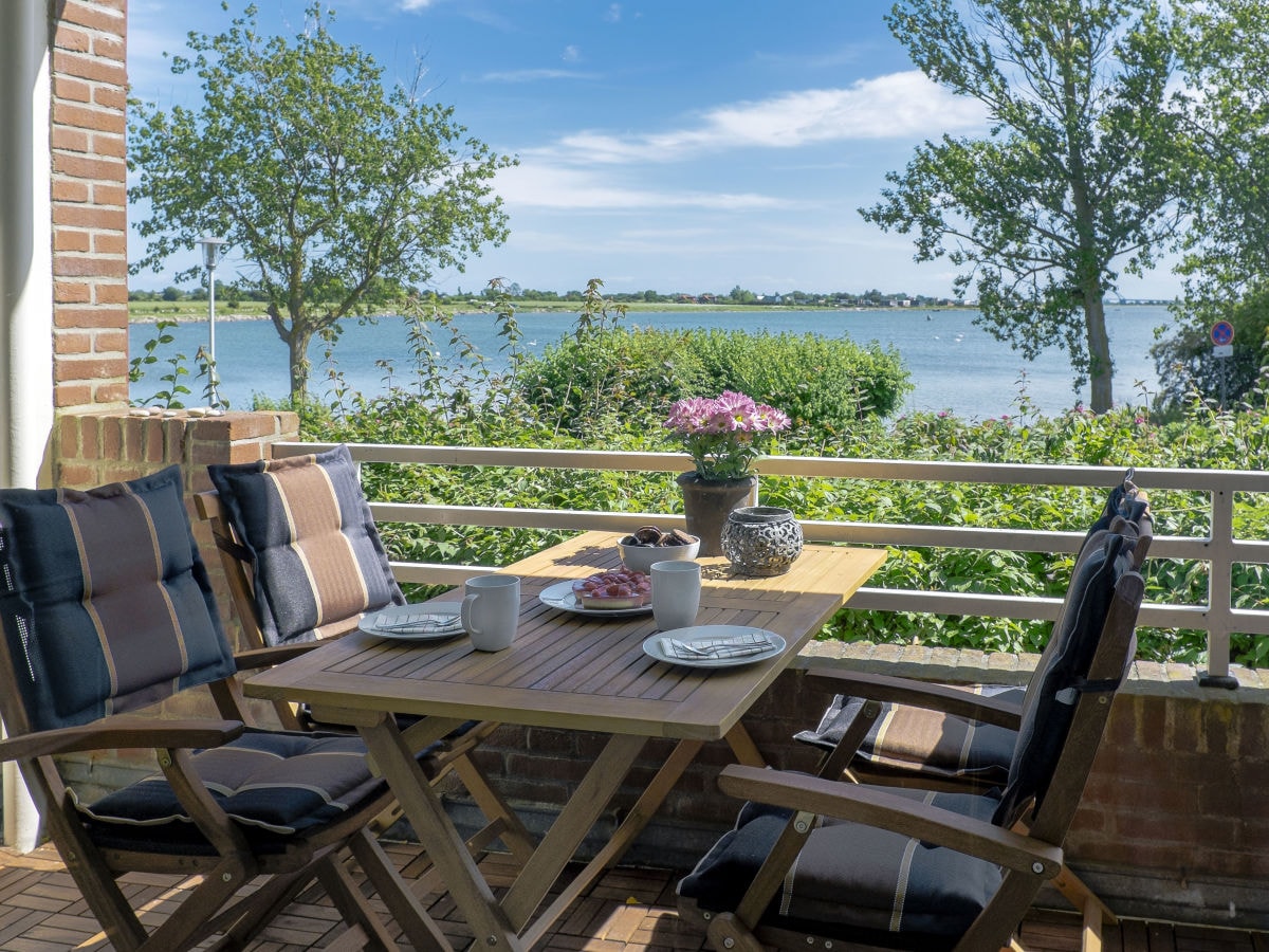 Apartment Traumhafter Meerblick in Lemkenhafen