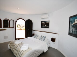 Schlafzimmer 3 mit Blick auf die Dachterrasse