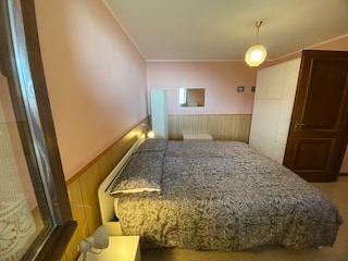 Schlafzimmer 1