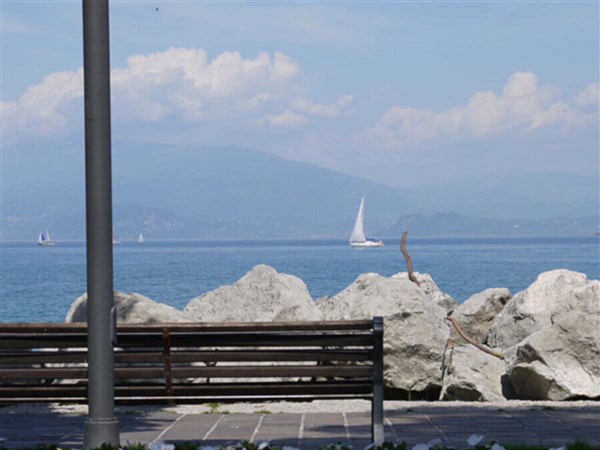 Ferienwohnung Bella Riva Direkt Am Strand Mit Seesicht In Desenzano Desenzano Del Garda Firma Anita Woithe Ferienhausvermittlung Frau Anita Woithe