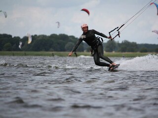 Surfen und Kiten ist im Stehrevier Wieker Bodden super