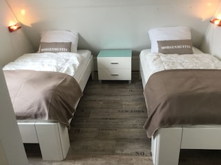 Schlafzimmer 2