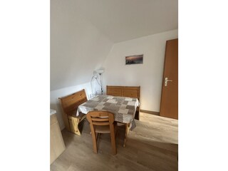 Gemütliche Essgruppe