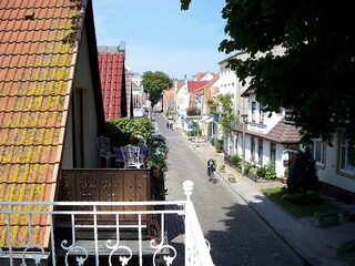 Blick in die Straße von der darüberliegenden Wohnung