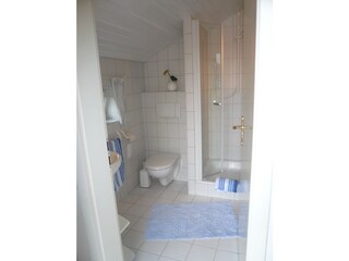 Badezimmer angrenzend am Schlafraum