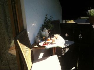 Frühstück auf dem Balkon