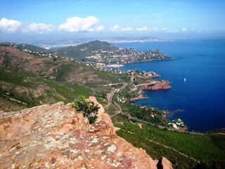 Hiking in Esterelle Mountains