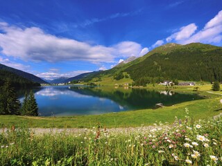 Davoser See mit Strandbad