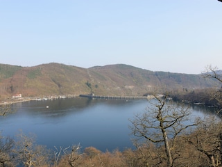 Edersee mit Sperrmauer