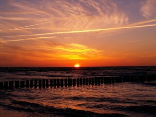 mit einem Glas Wein am Strand sitzen, geniessen....