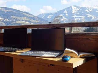 Glasfaseranschluss - auch "Arbeiten" mit Aussicht :)