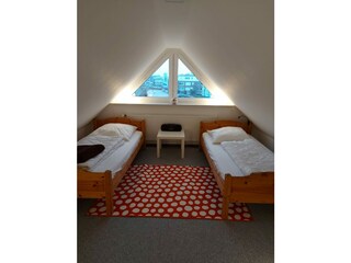 Schlafzimmer oben 1