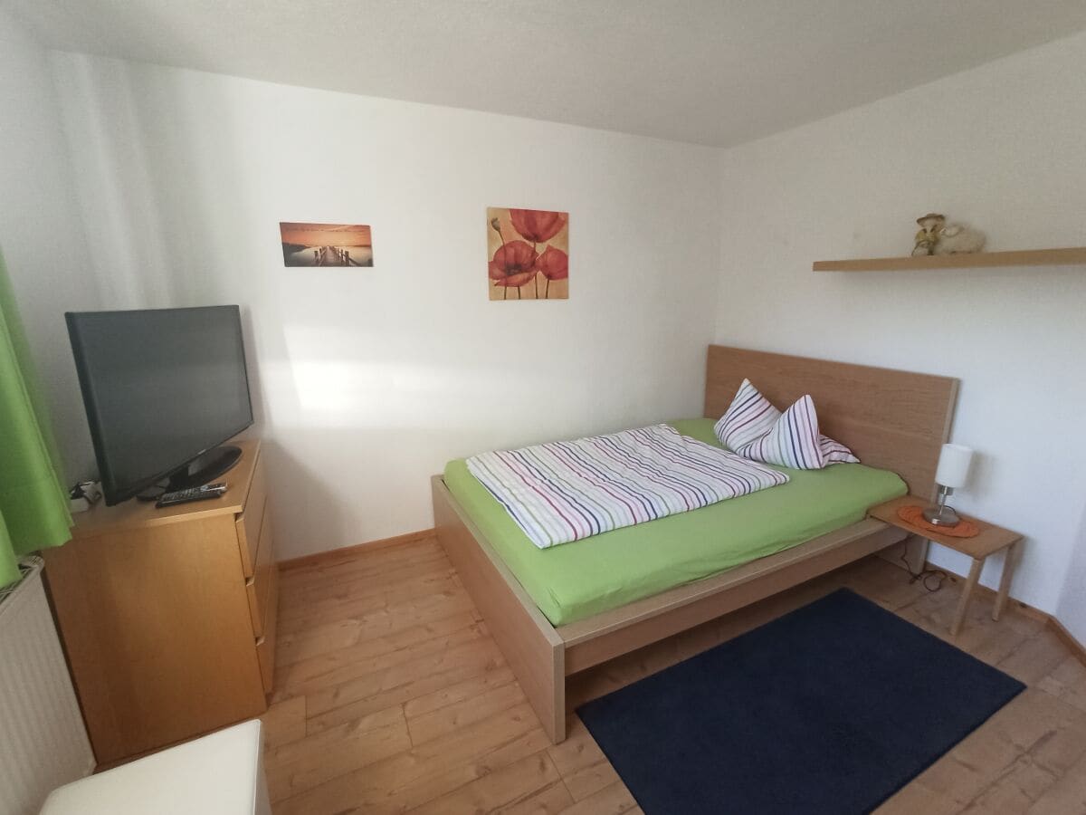 2. Schlafzimmer mit 1,40 m Bett