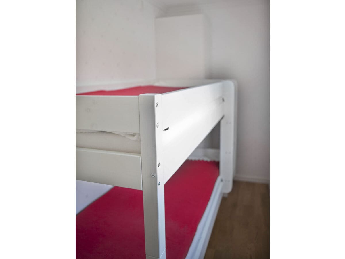 Das kleine Kinderzimmer mit Doppelstockbett