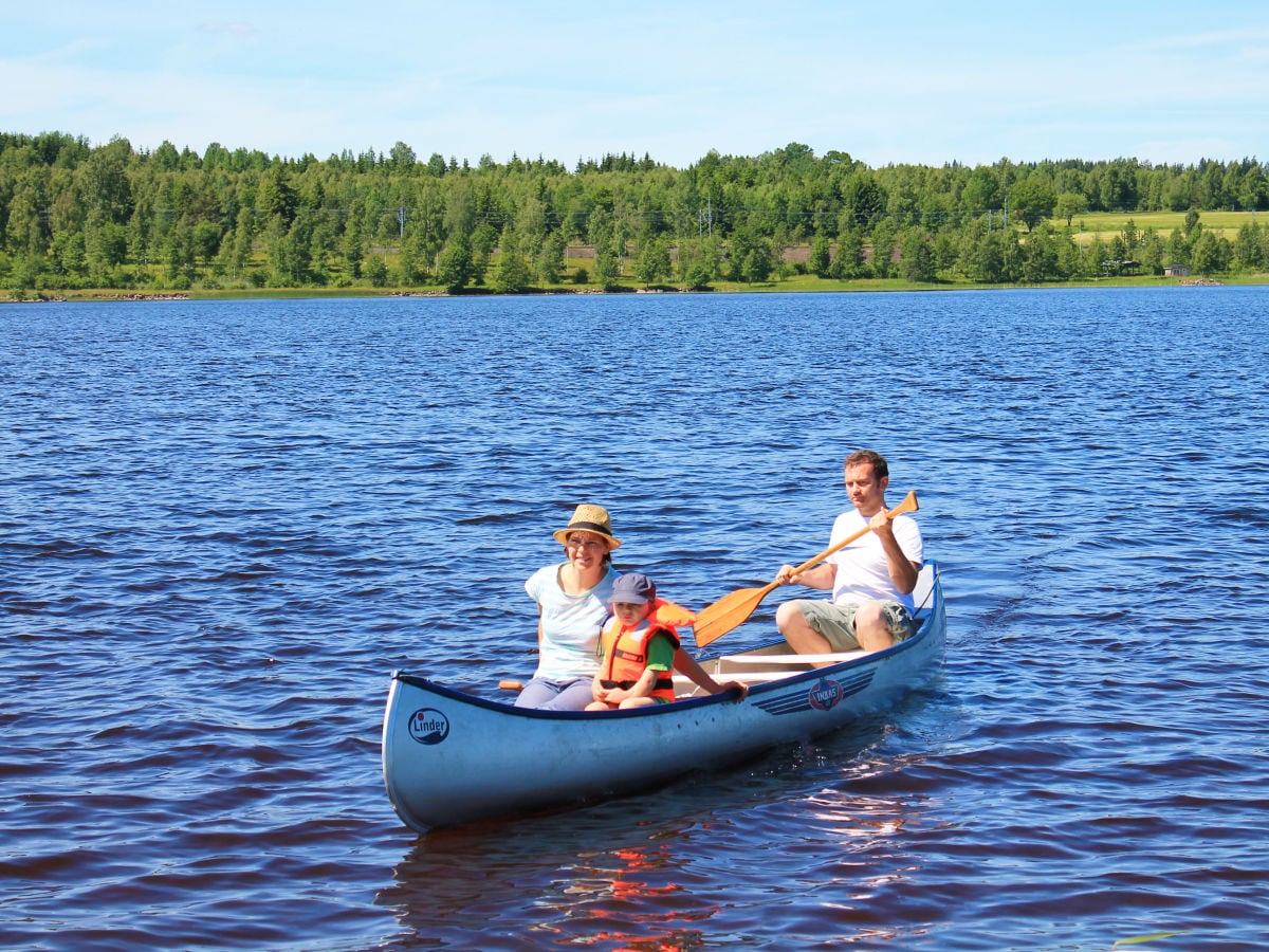 Kanu oder Kajak fahren  am See Bunn