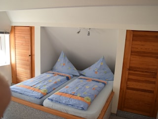 Schlafzimmer 1