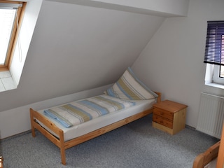 Schlafzimmer 2