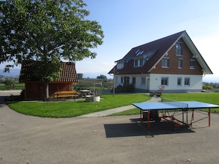 Das Ferienhaus mit Grillplatz mitten im grünen