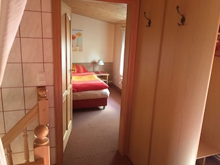 Blick in das Schlafzimmer im OG