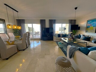 Blick ins Wohnzimmer