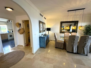 view in to dining area & kitchen