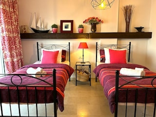 second bedroom w. seaviews