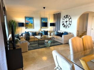 view in to spacious & bright living room