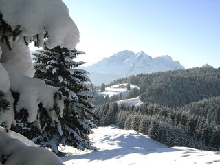 Winterlandschaft mit Blick auf die Zugspitze