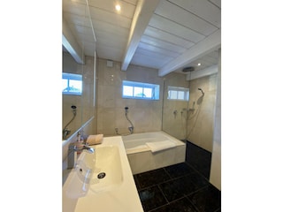 Badezimmer Untergeschoss