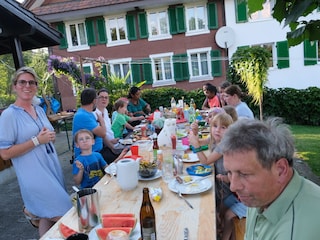 Das Gartenhaus ein beliebter Treffpunkt