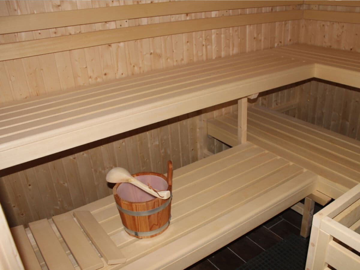 Sauna im Erdgeschoss