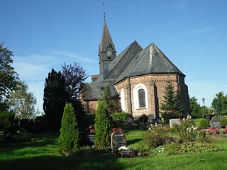 Eine der vielen Kirchen auf Eiderstedt