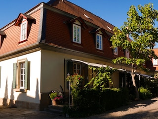 Der  Innenhof  des unter Denkmalschutz stehenden Gutsho