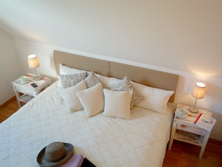 Schlafzimmer II: Morgens von der Sonne wecken lassen.