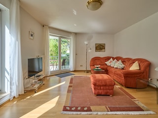 Wohnraum mit Terrasse und Essplatz