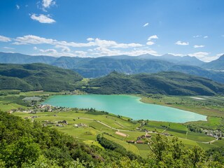 Ausblick zum Kalterersee von der Aussichtsplattform