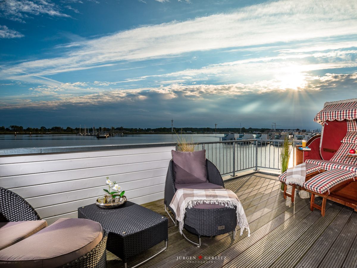 Quarterdeck - Südterrasse mit Blick auf den Yachthafen