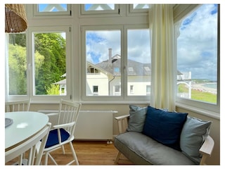 Der Blick aus der Wohnzimmerloggia zur Ostsee.