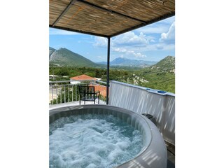 Private jacuzzi
