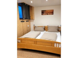 2. Schlafzimmer mit Doppelbett