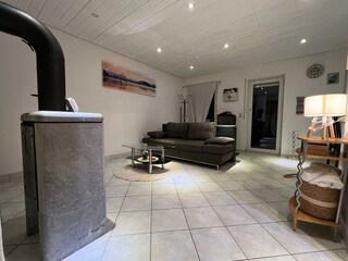 Wohnzimmer mit Sicht von den Schlafzimmern aus