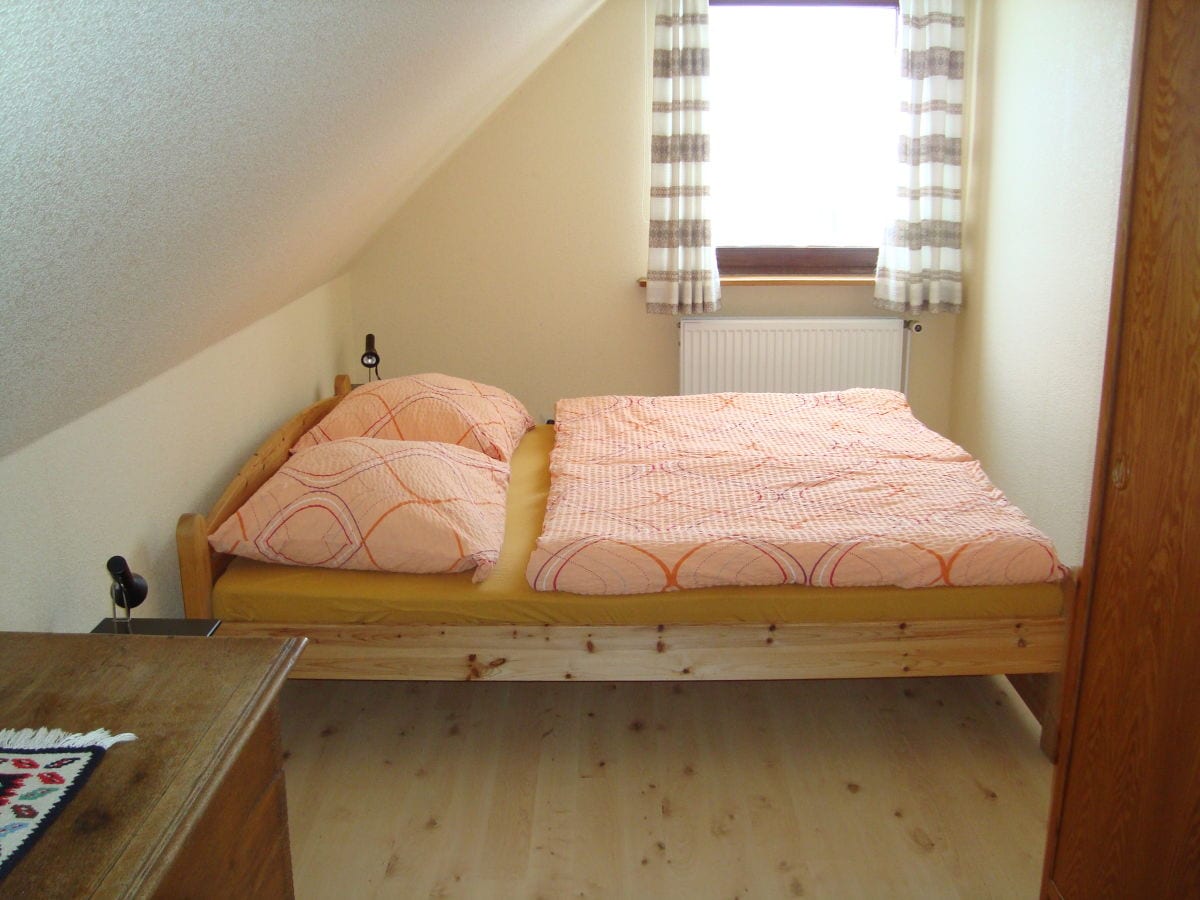 Schlafzimmer in der Ferienwohnung Stauch in Tating