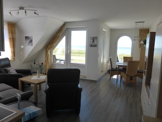Wohnzimmer mit Essecke
