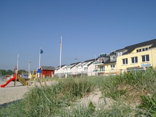 Blick vom Strand auf`s Objekt