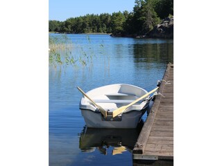 Ruderboot am Steg