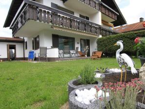 Ferienwohnung Ground floor apartment in Dornröschen house (Sleeping Beauty House)